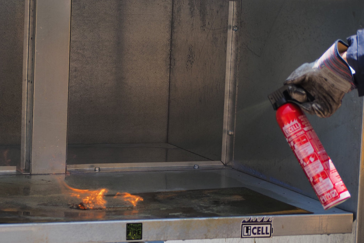 LiCELL - AA500 500ml AVD - Lithium Battery Fire Extinguisher - Sea-Fire - SPECIAL ORDER