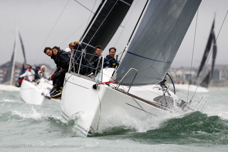Picture oof a racing boat where you could use Cyclops Marine Load Sensors