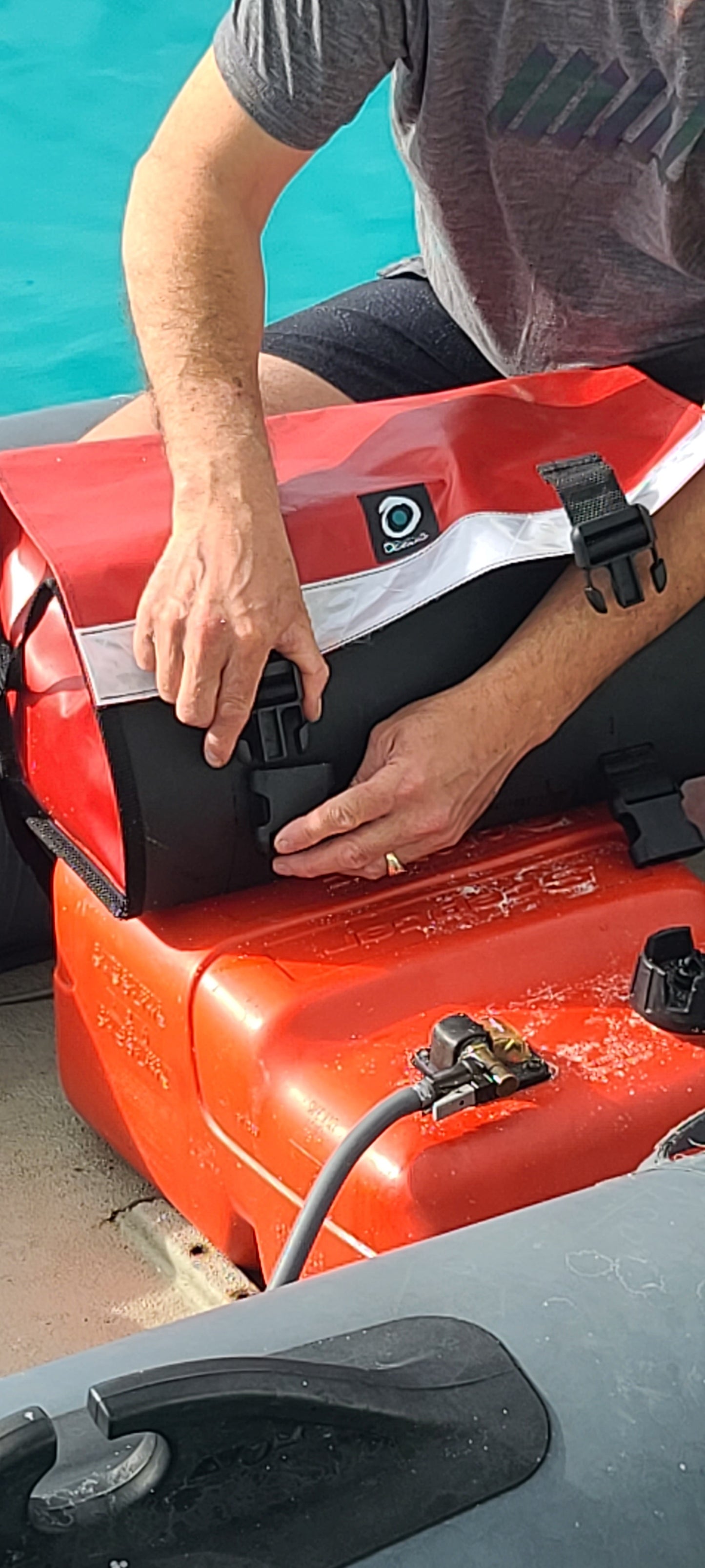 Gear or Anchor Bag Matos 70 Red - Outils Oceans (special order please allow 2-4 weeks for delivery)