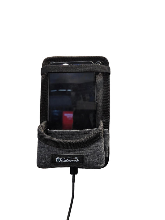 Black phone case with a screen on a Sailboat.