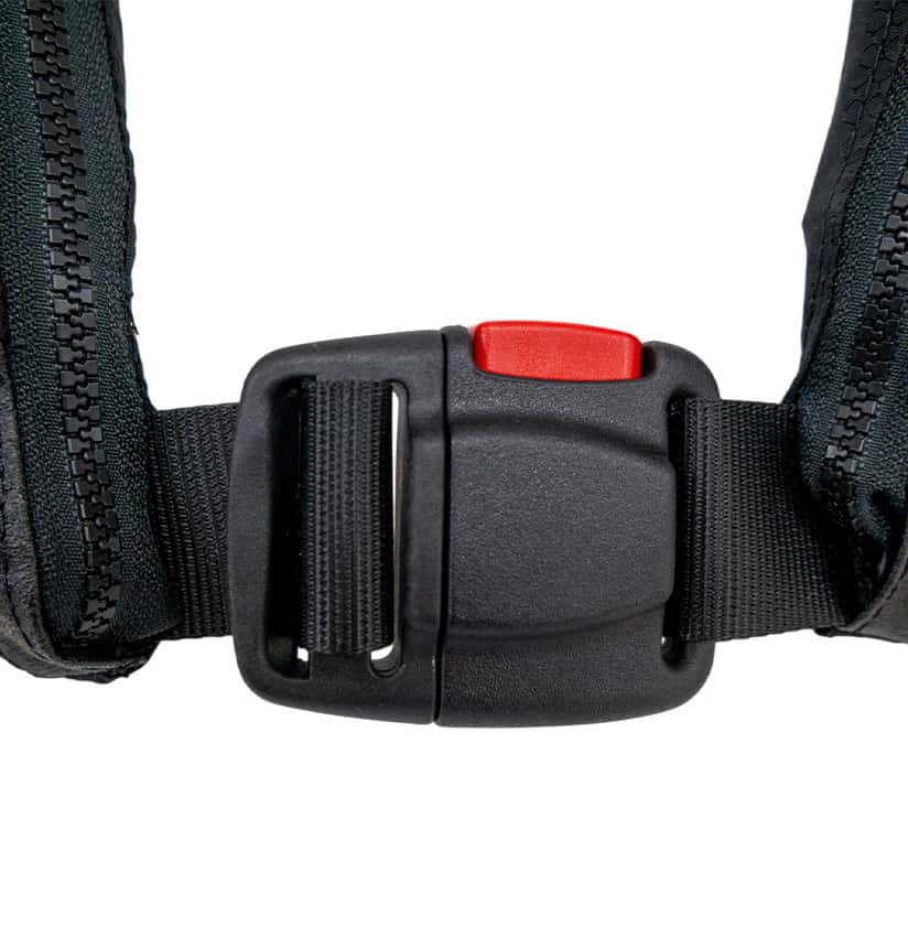 TeamO Micro Inflatable PFD in Black close up of clip