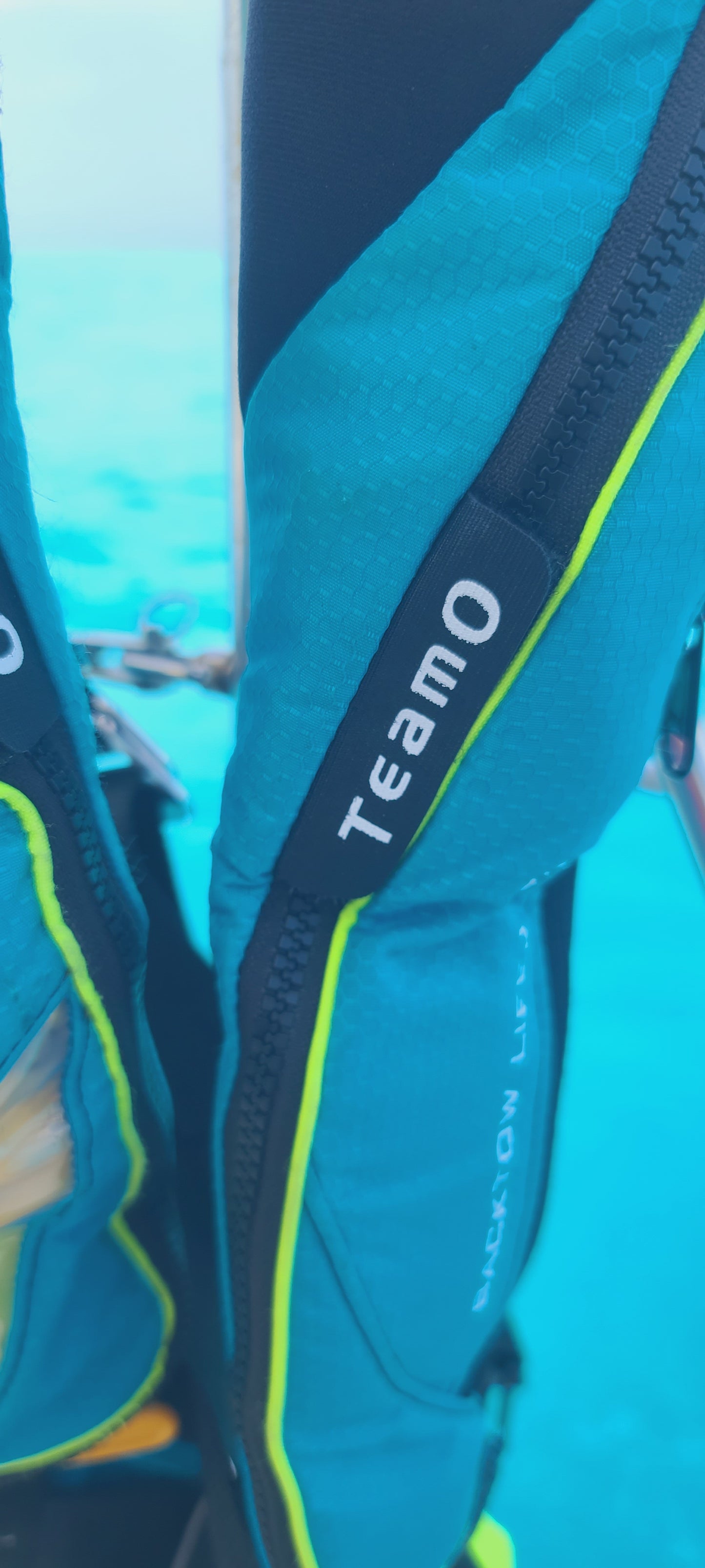 TeamO pfd with blue and neon green trim